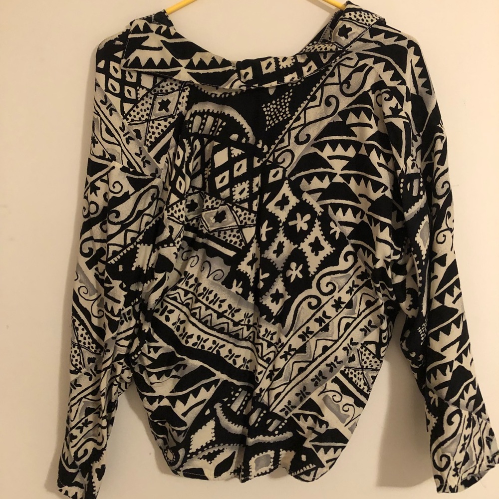 80s Print High-Low Button Down - Picture 2 of 3